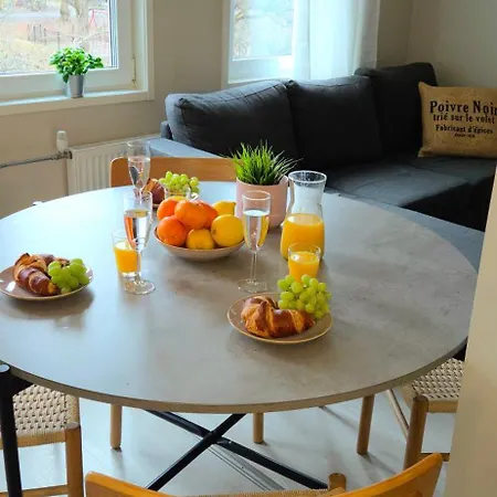 아파트 Unique Luxury For Seven, Own Parking Space And Grill 라티